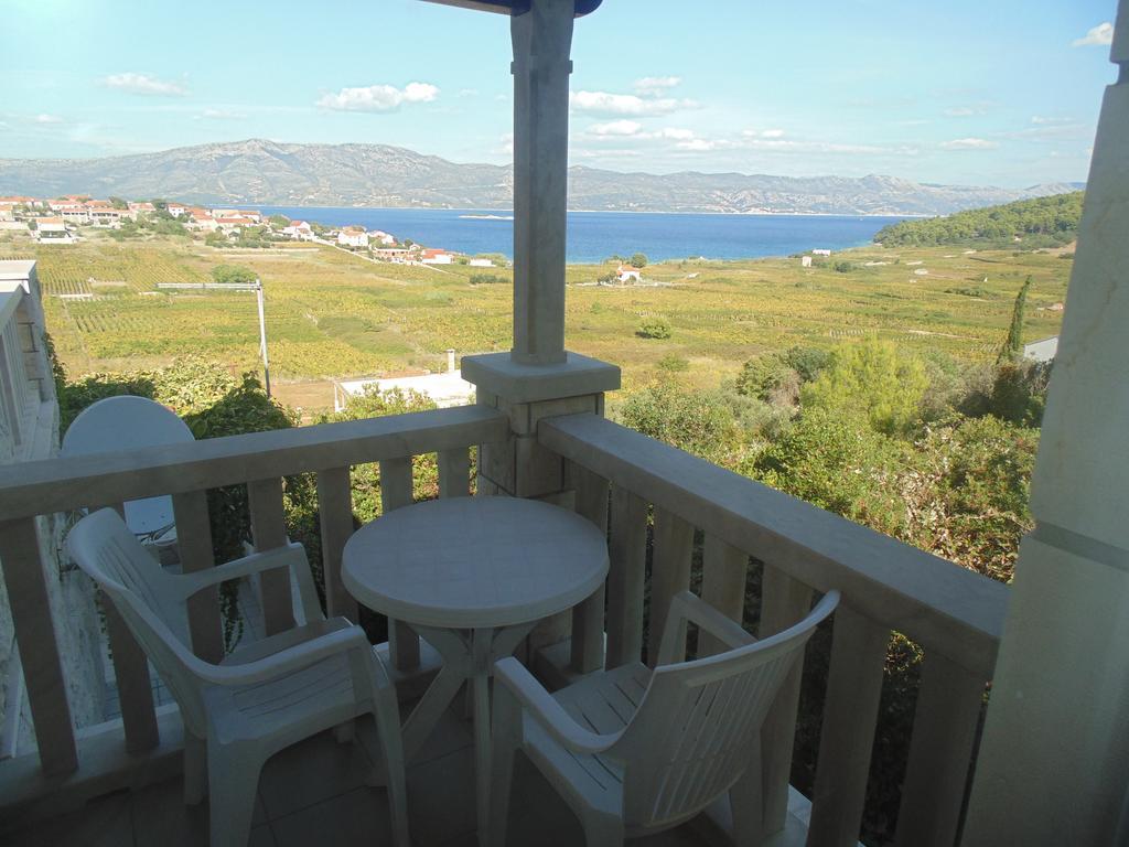 Villa Apartments Mate Cebalo Лумбарда Екстер'єр фото