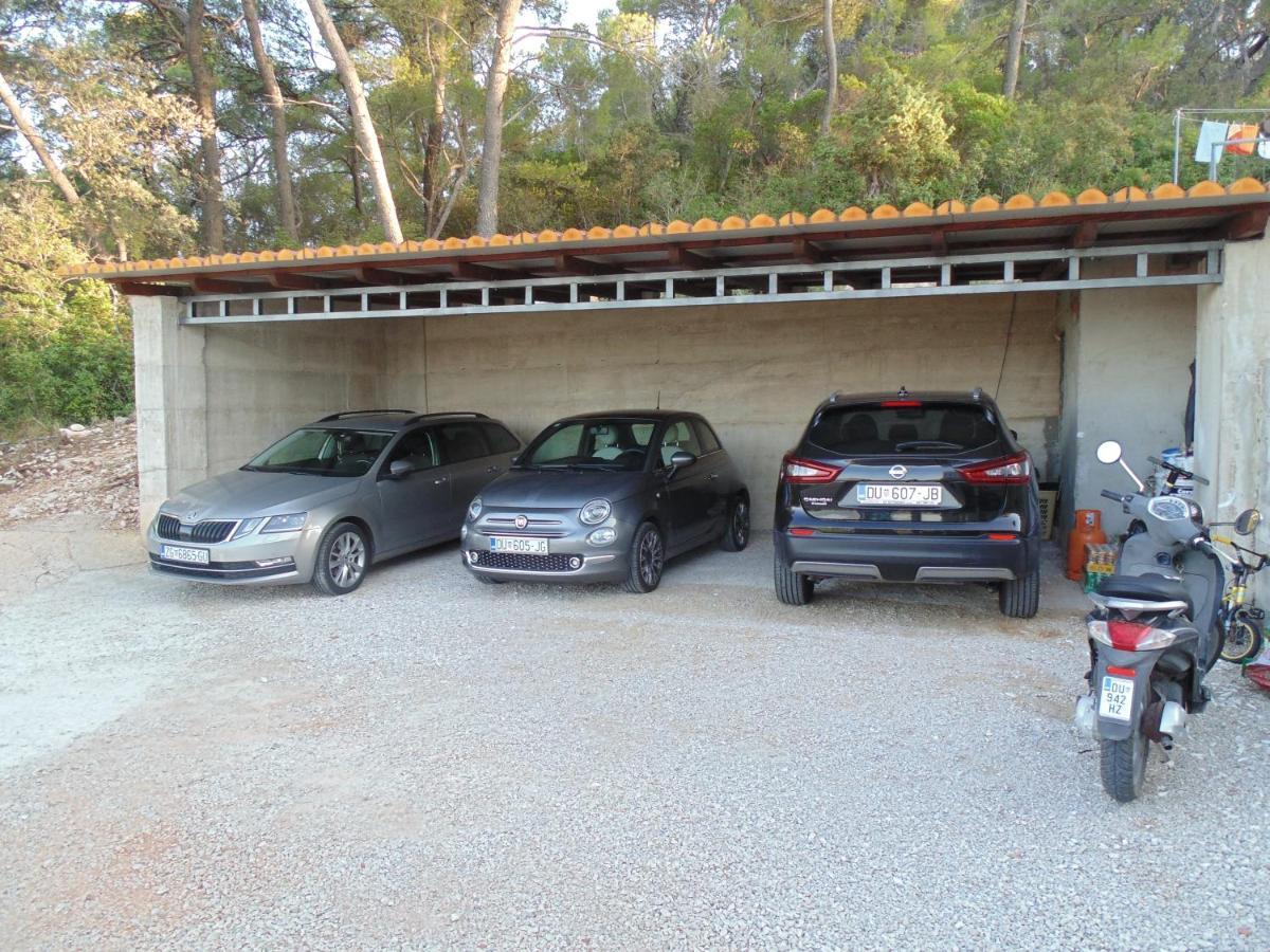 Villa Apartments Mate Cebalo Лумбарда Екстер'єр фото