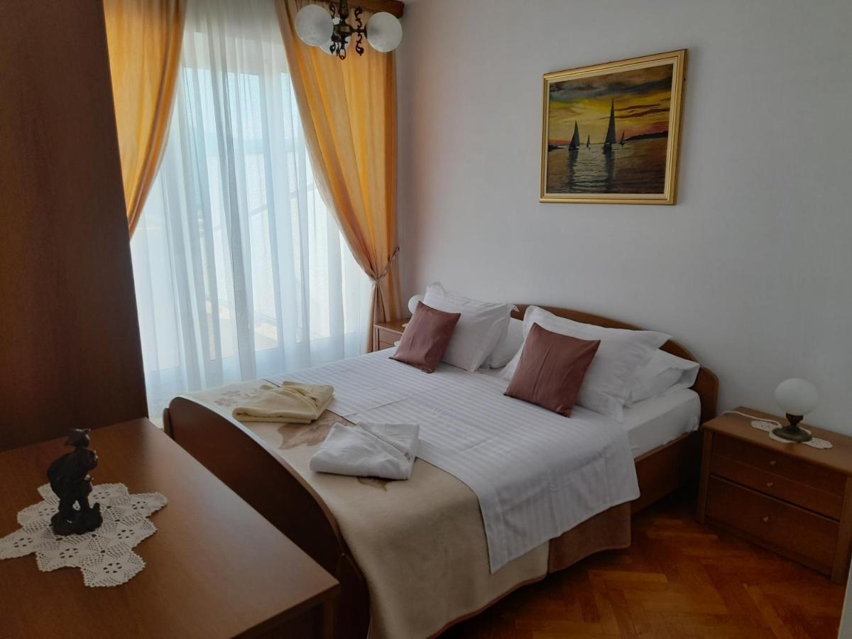 Villa Apartments Mate Cebalo Лумбарда Екстер'єр фото