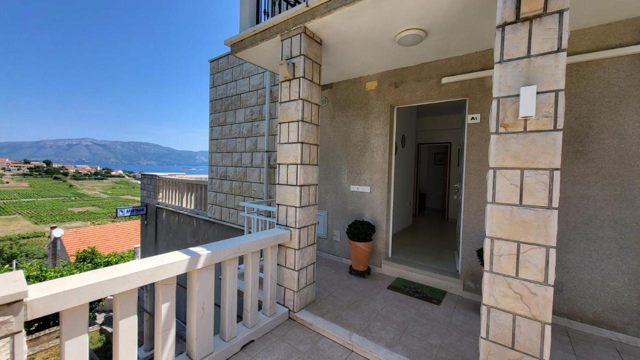 Villa Apartments Mate Cebalo Лумбарда Екстер'єр фото