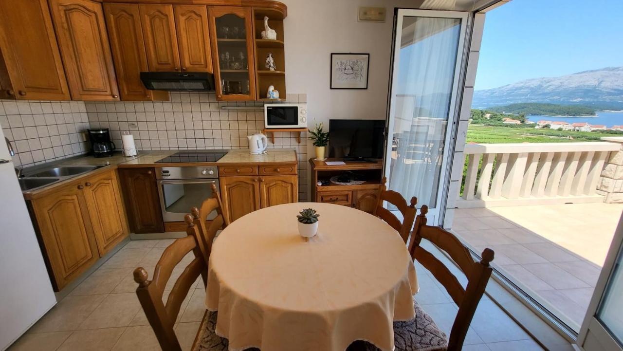 Villa Apartments Mate Cebalo Лумбарда Екстер'єр фото