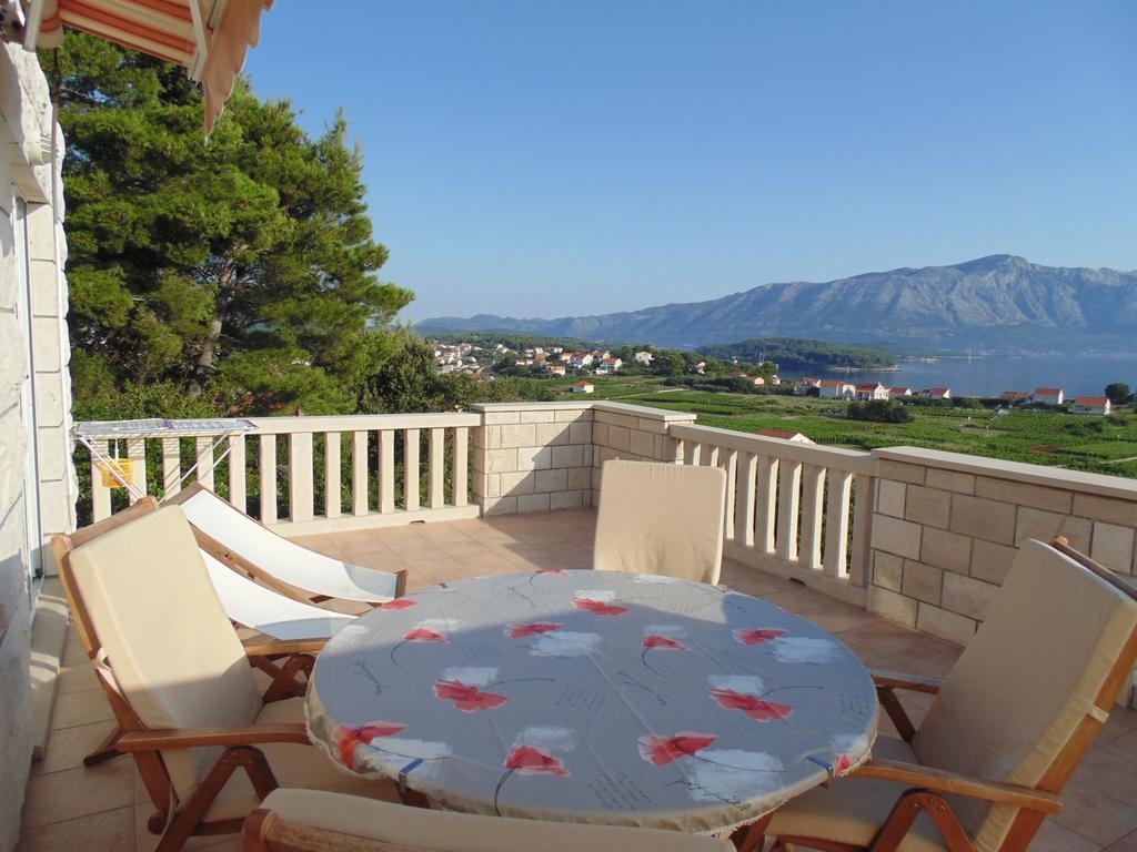 Villa Apartments Mate Cebalo Лумбарда Екстер'єр фото